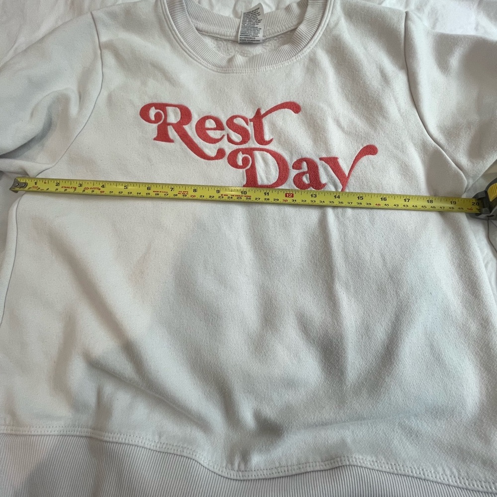 Women's Light Pink “Rest Day” Embroidered Crewneck Sweatshirt size Small - Picture 5 of 7